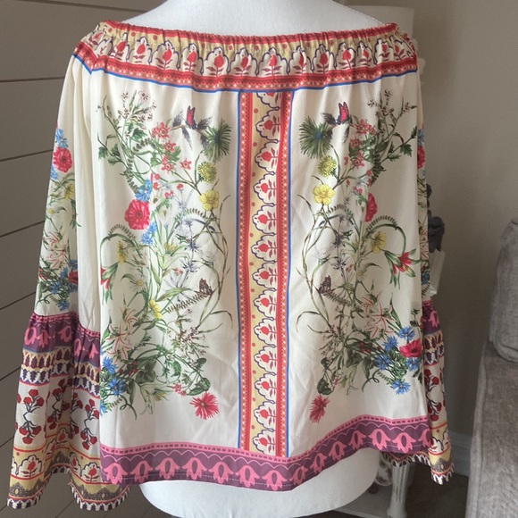 Umgee loose fitting top in multi color size small - Picture 4 of 6